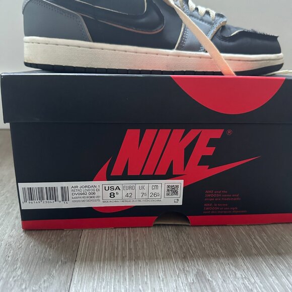 Air Jordan 1 Low OG EX Dark Grey 8.5 US - Picture 2 of 3
